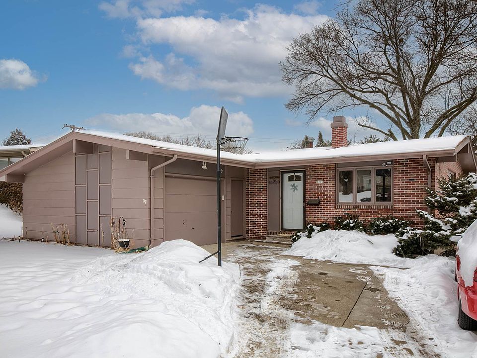 1st image of 2715 N 96th St