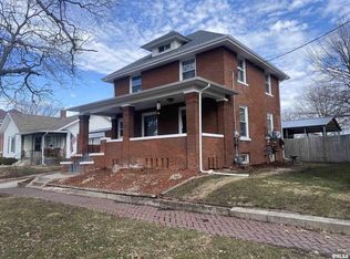 107 N C St, Monmouth, IL 61462