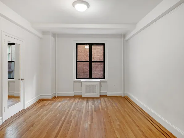 208 West 23rd Street image 1 of 21