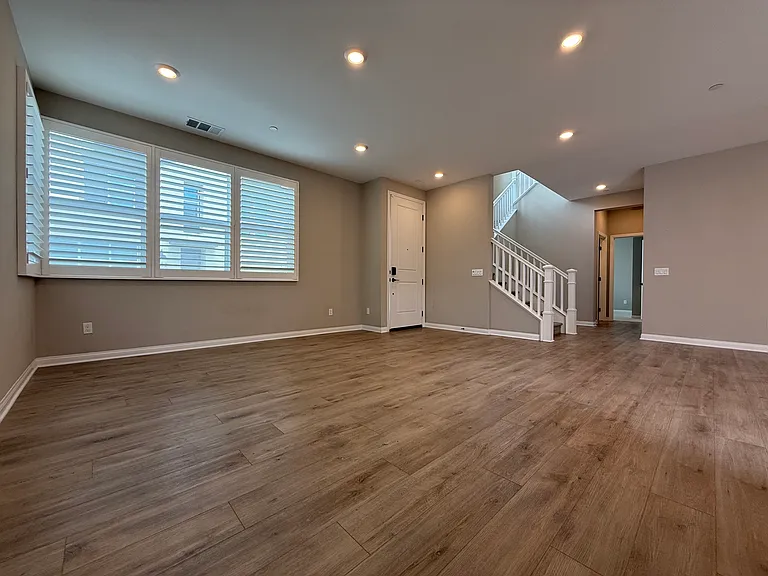 1681 Whitmore Loop — Photo 4