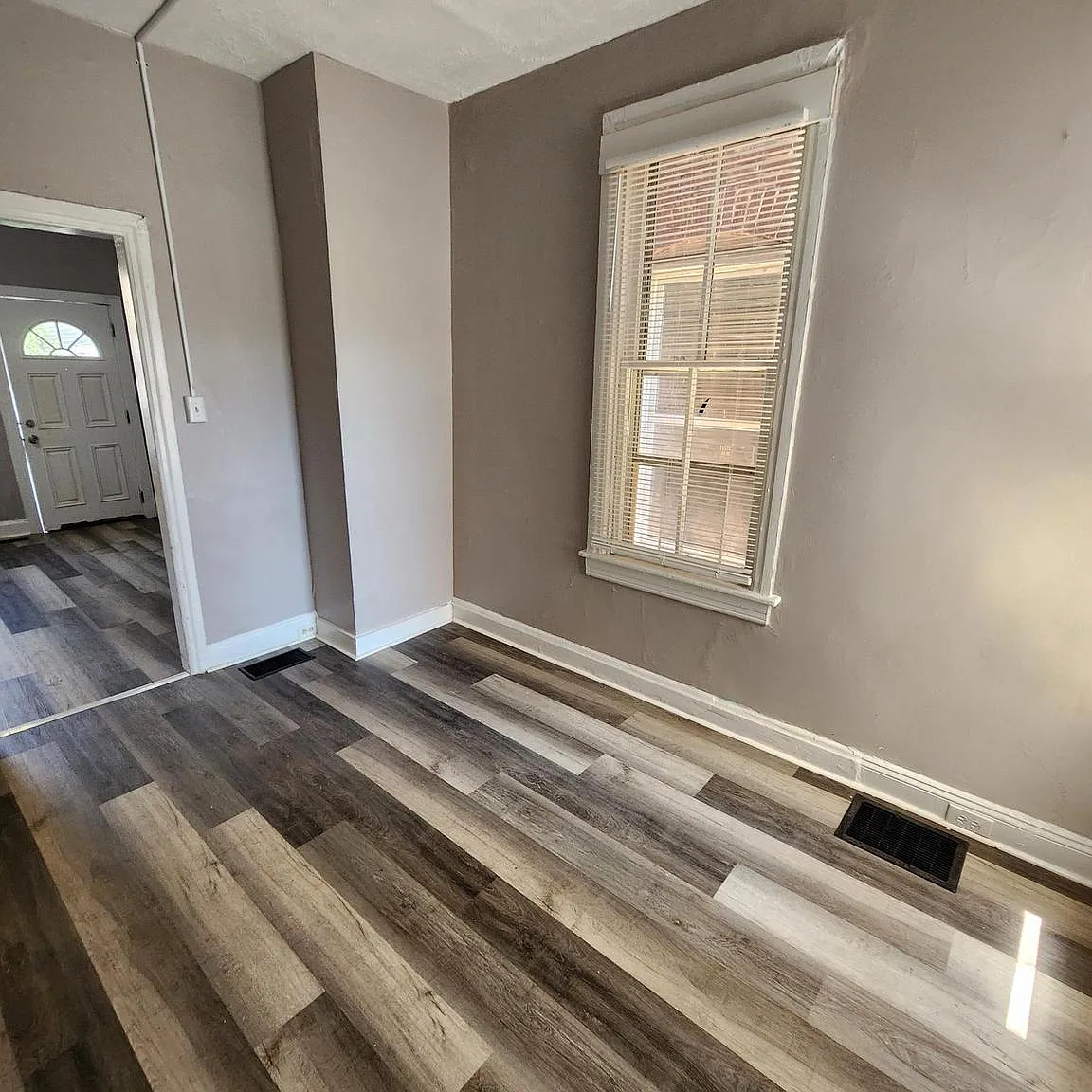 2 bed, 1856 sqft, $1,300 — Photo 4