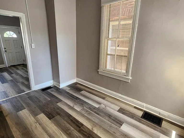 625 George St — Photo 4