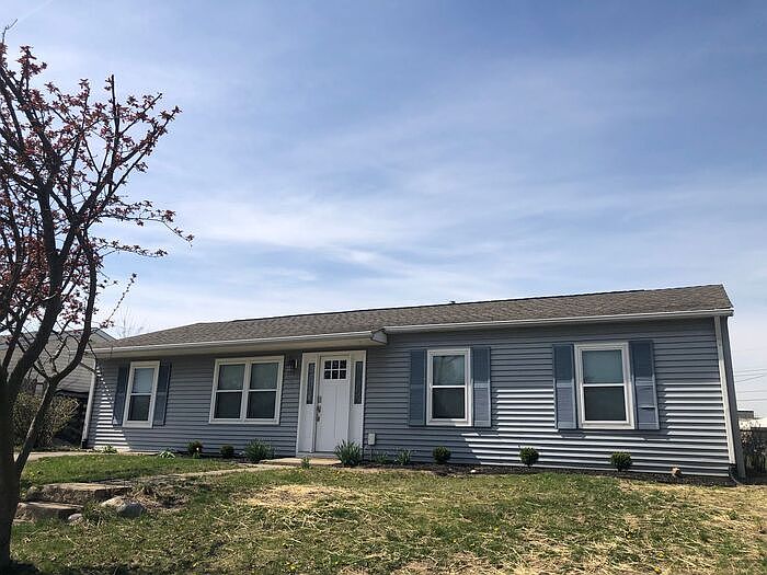 1st image of 302 Creekwood Dr #1