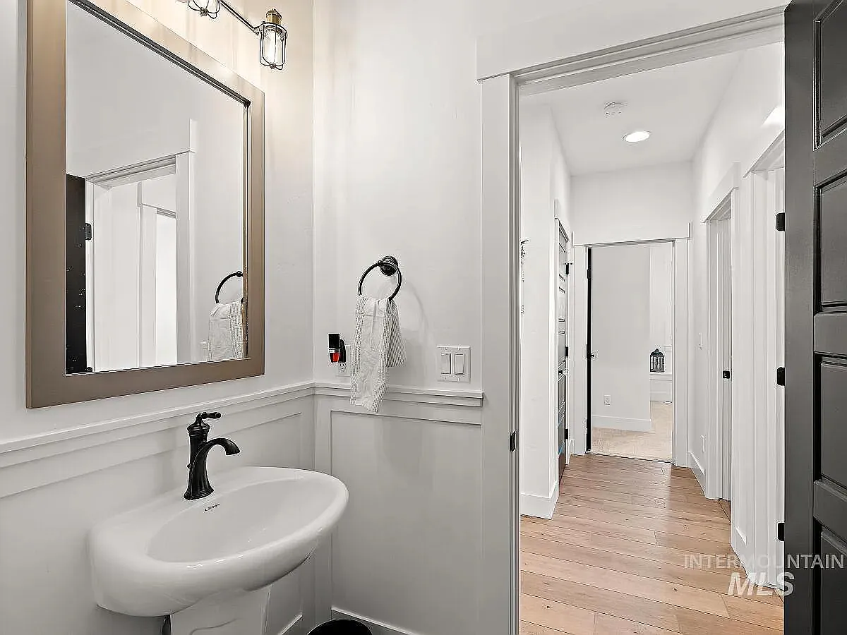3 bed, 2687 sqft, $3,095 — Photo 4