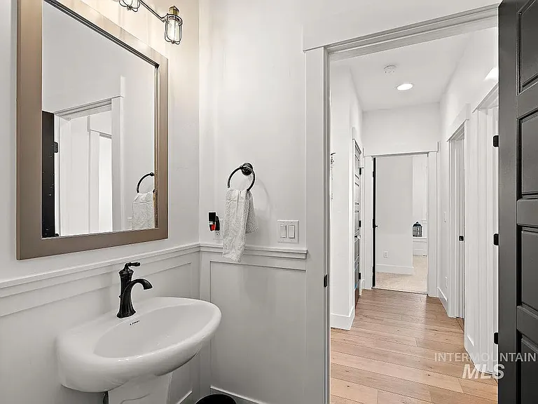 11843 W Castile Dr — Photo 4