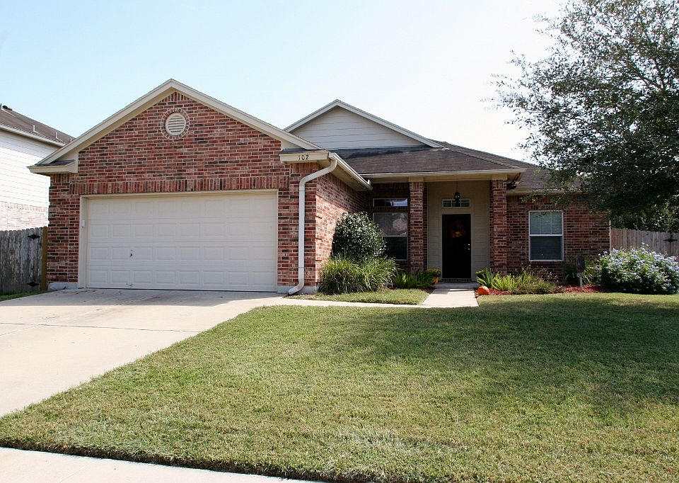 1st image of 102 White Oak Ct
