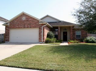 102 White Oak Ct, Victoria, TX 77901