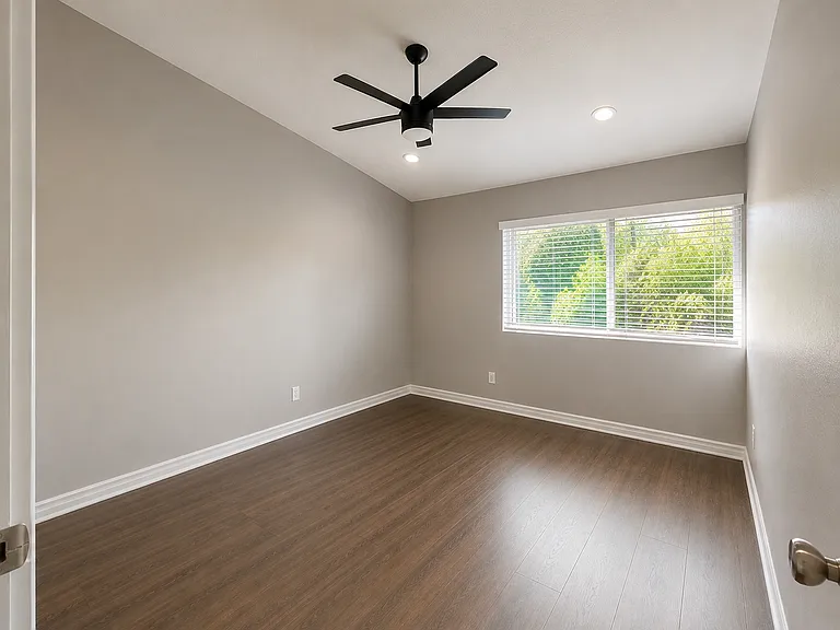 4701 Carmonita Ln — Photo 21