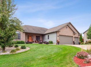622 Woodhaven Ct, Cambridge, WI 53523