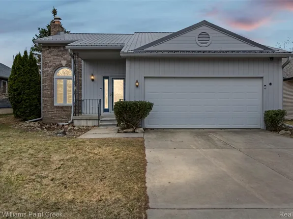 4201 Blue River Dr, Saint Clair, MI 48079