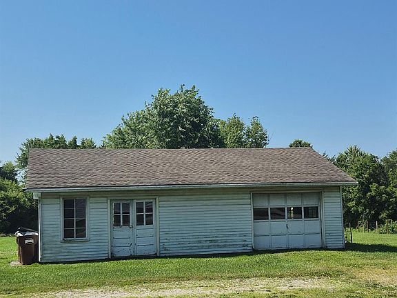 2nd image of 7145 W Versailles St
