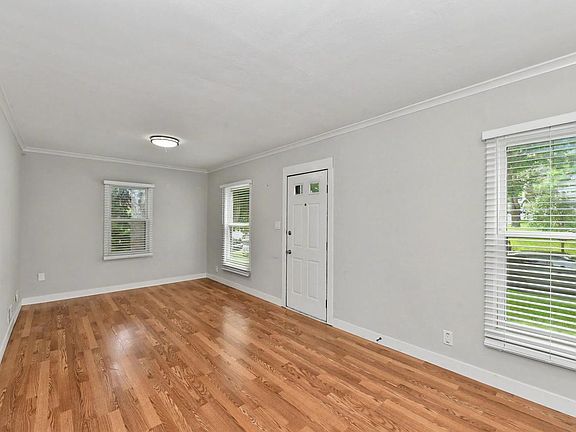 5th image of 10918 W Wells STREET