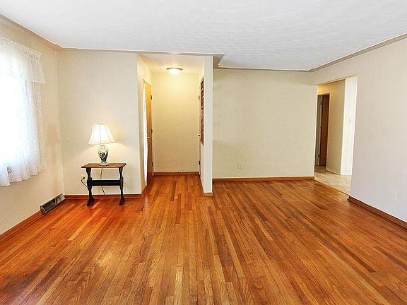 2nd image of 2217 Brookwood Dr