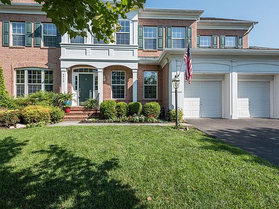 2nd image of 44112 Riverpoint Dr