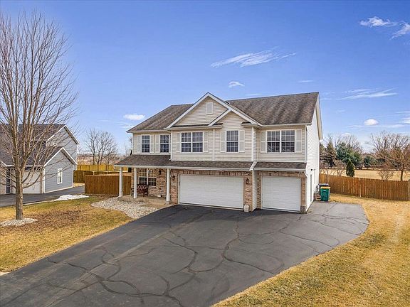 2nd image of 4593 Woodcrest Ln