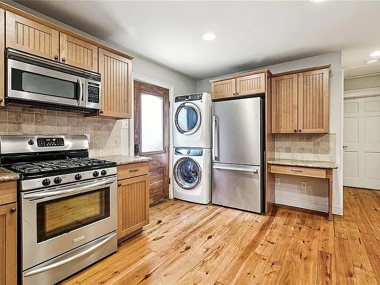 guest house kitchen and laundry
