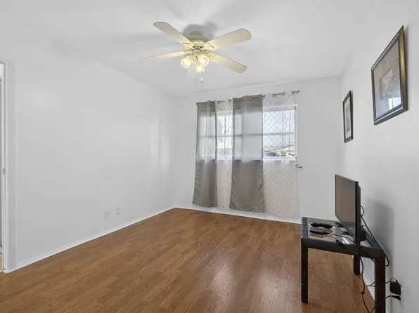 2833 Crosley Drive W #C, West Palm Beach, FL 33415