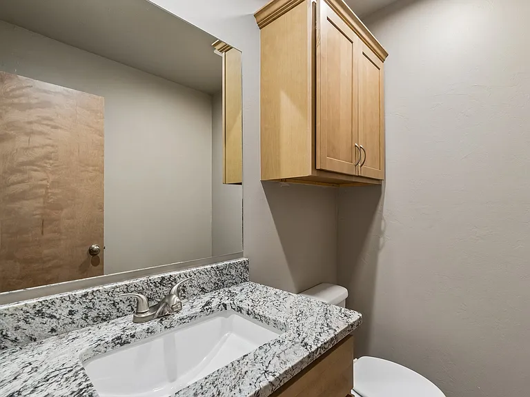 230 N Duncan St — Photo 16