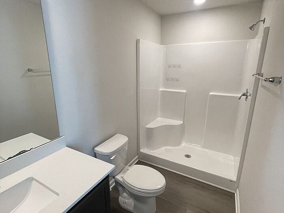 3rd image of 1100 Peony Ln