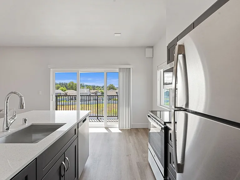 Fairways Apartments — Photo 41