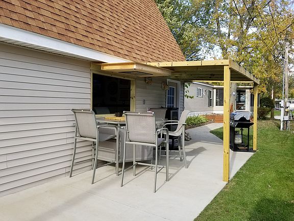 patio w/garage window