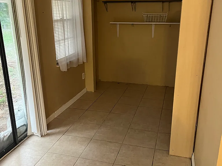 1616 Lakeside Dr — Photo 5