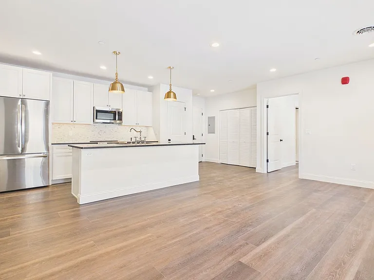1400 Market St — Photo 26