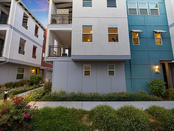 2nd image of 301 Baja Rose St