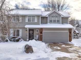 5640 Highland Ct, West Des Moines, IA 50266