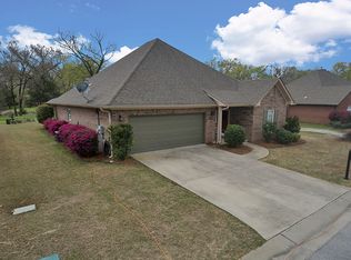 305 Creekside Ln, Pelham, AL 35124
