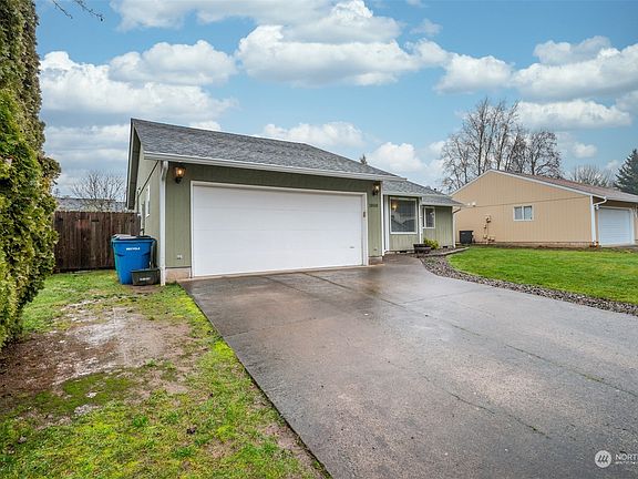 2nd image of 1800 NE 149th Circle