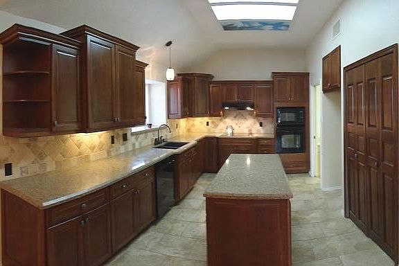 2nd image of 5841 Woodridge Oaks