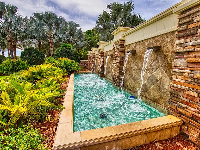 10187 Crooked Creek Dr — Photo 4