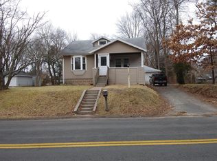 1933 Peck Ln, Cheshire, CT 06410