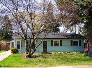 242 N Pershing Ave, Mundelein, IL