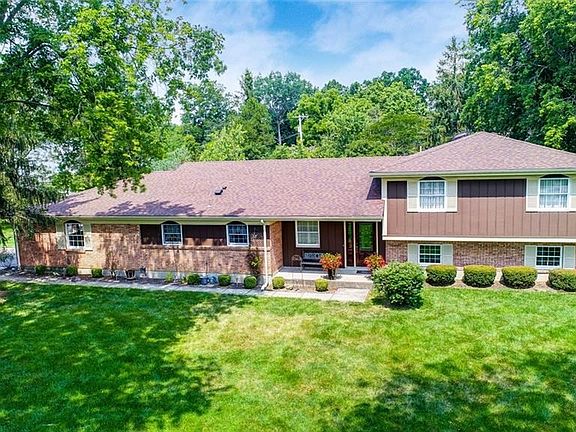 2nd image of 7528 Normandy Ln