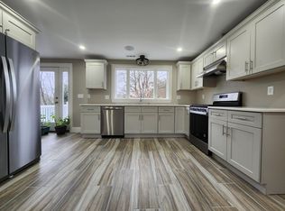 7 Maple St FLOOR 2, Wayland, MA 01778