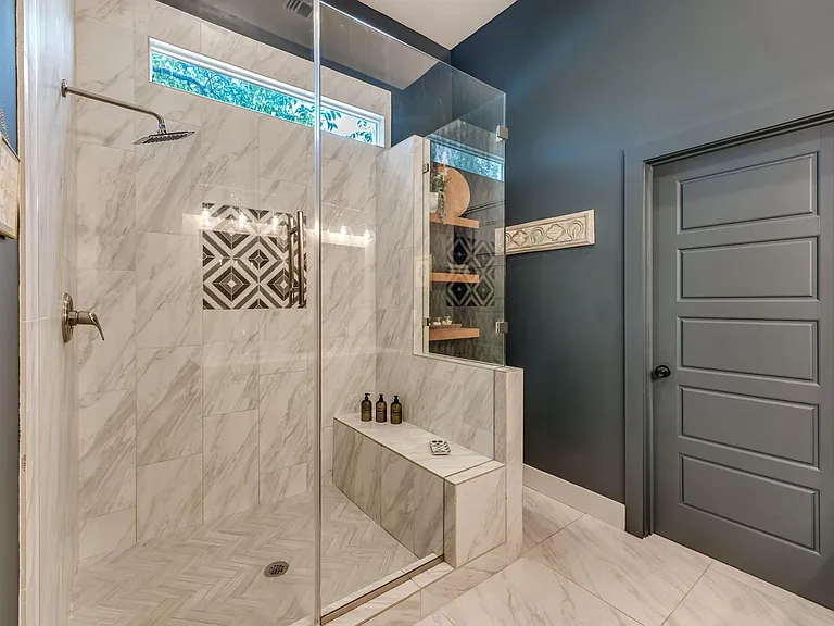 517 Burleson St — Photo 15