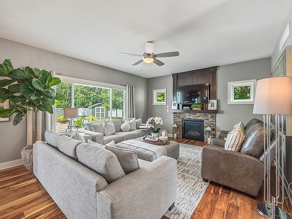 4th image of 1110 NW Ashland Ct