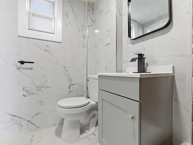124 Wells St — Photo 9