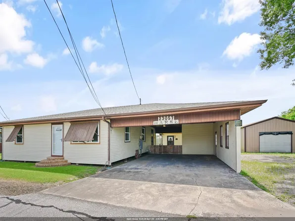 23057 Pine St, Vacherie, LA 70090