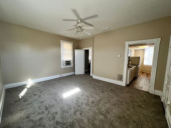 5th image of 2005 Woodbourne Ave #4