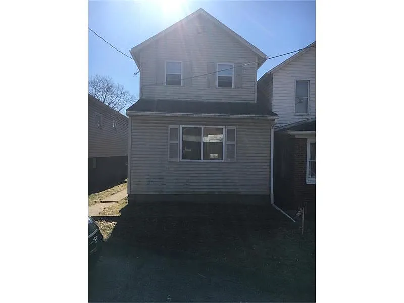 1204 Outlook St photo 1