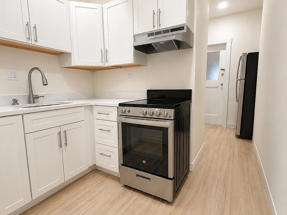 15 Jason St #2-A