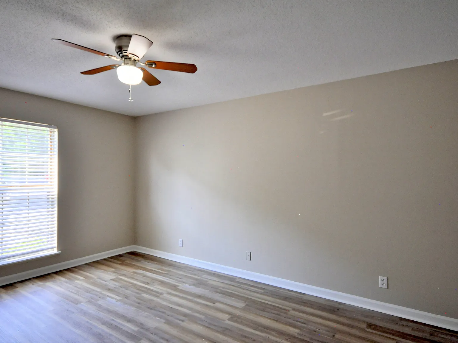 2 bed, 1.5 bath, 1100 sqft, $980 — Photo 4