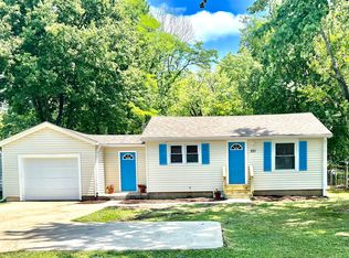 221 Della Rd, Columbus, IN 47203