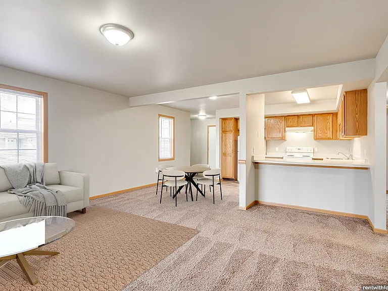 1605 Melissa Ln — Photo 4