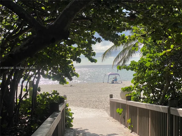 1504 S Surf Rd APT 65, Hollywood, FL 33019