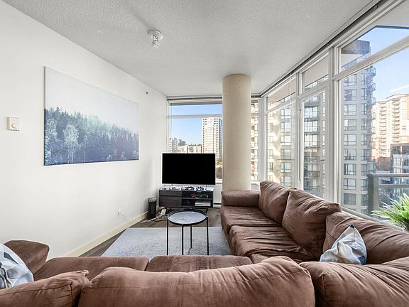 2nd image of 898 Carnarvon St #1006