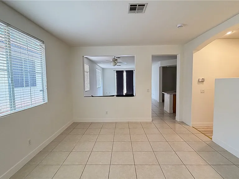 9708 Ridgebluff Ave — Photo 2